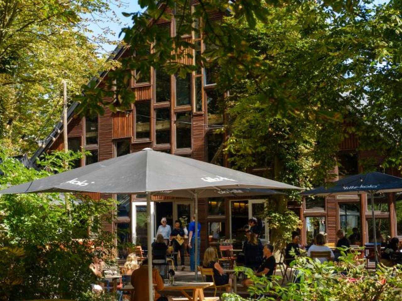 Outdoor Seating Dining